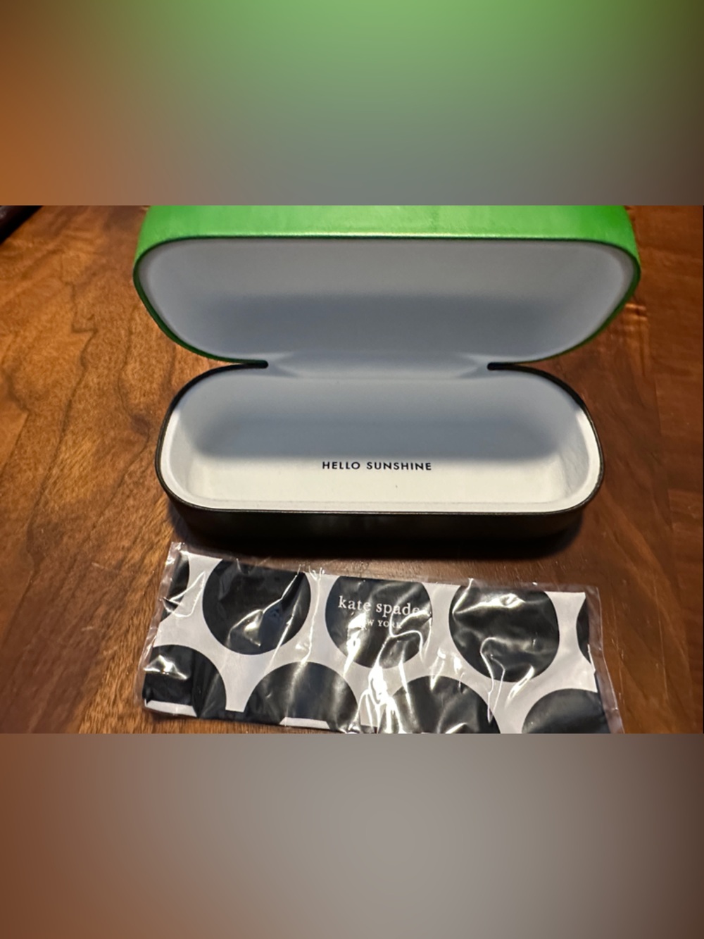 kate spade green hard shell eyewear case - Picture 2 of 4